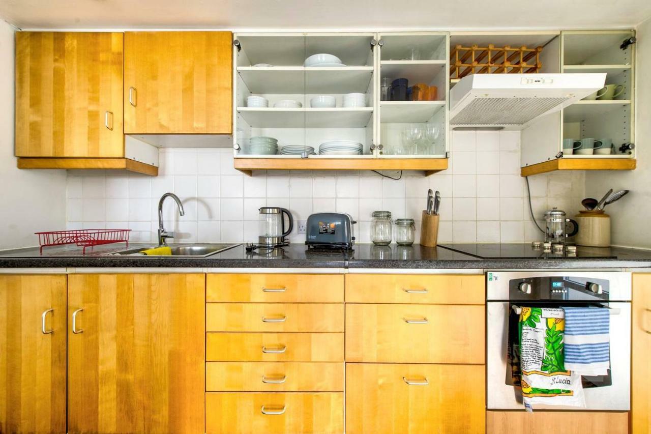 Altido Ultra Stylish Calton Road Apt W/ Parking Daire Edinburgh Dış mekan fotoğraf