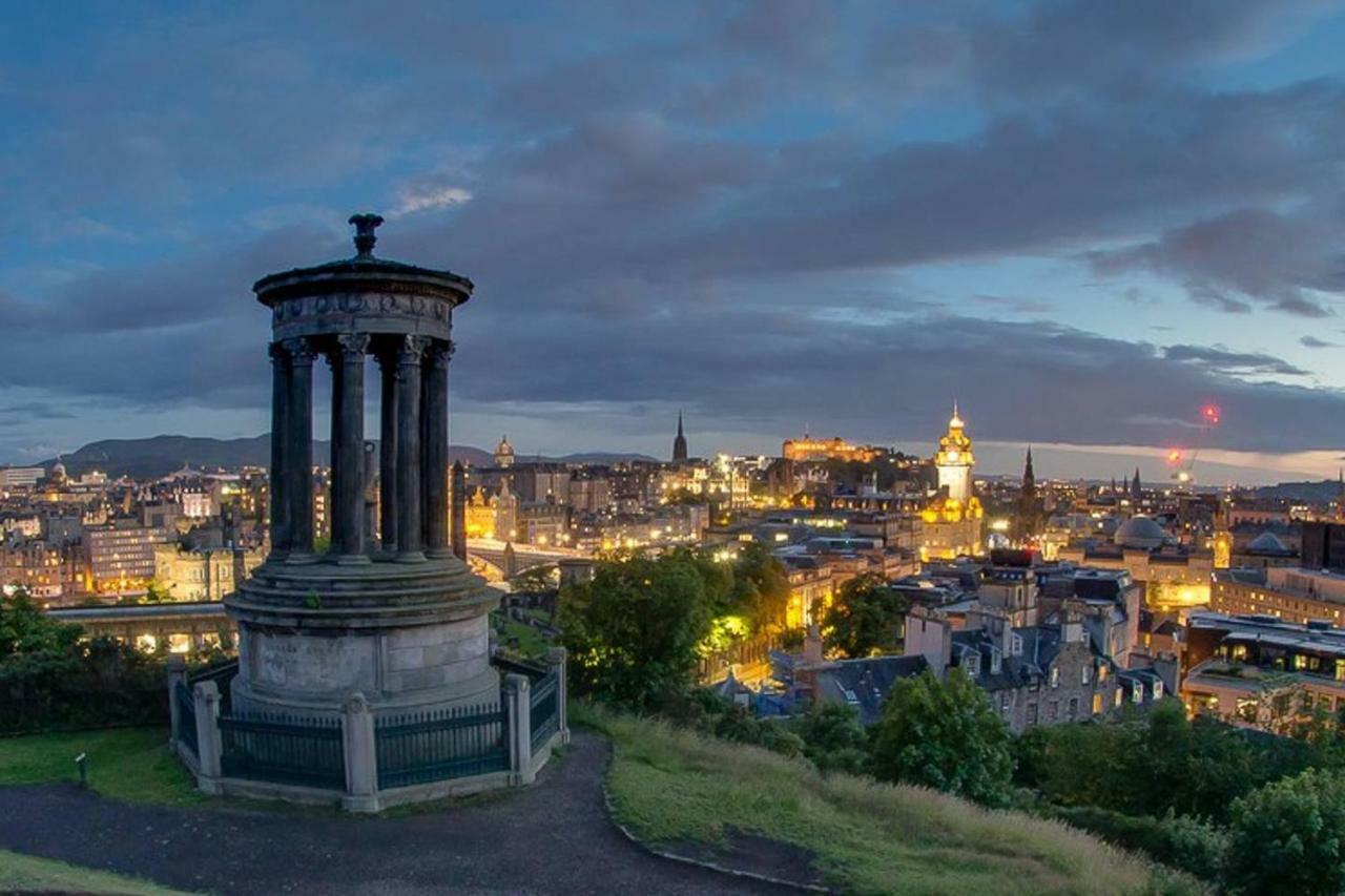 Altido Ultra Stylish Calton Road Apt W/ Parking Daire Edinburgh Dış mekan fotoğraf