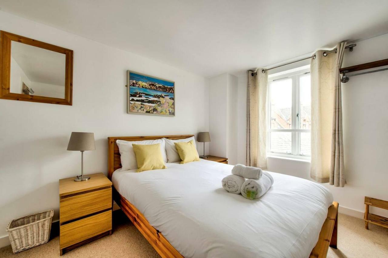 Altido Ultra Stylish Calton Road Apt W/ Parking Daire Edinburgh Dış mekan fotoğraf