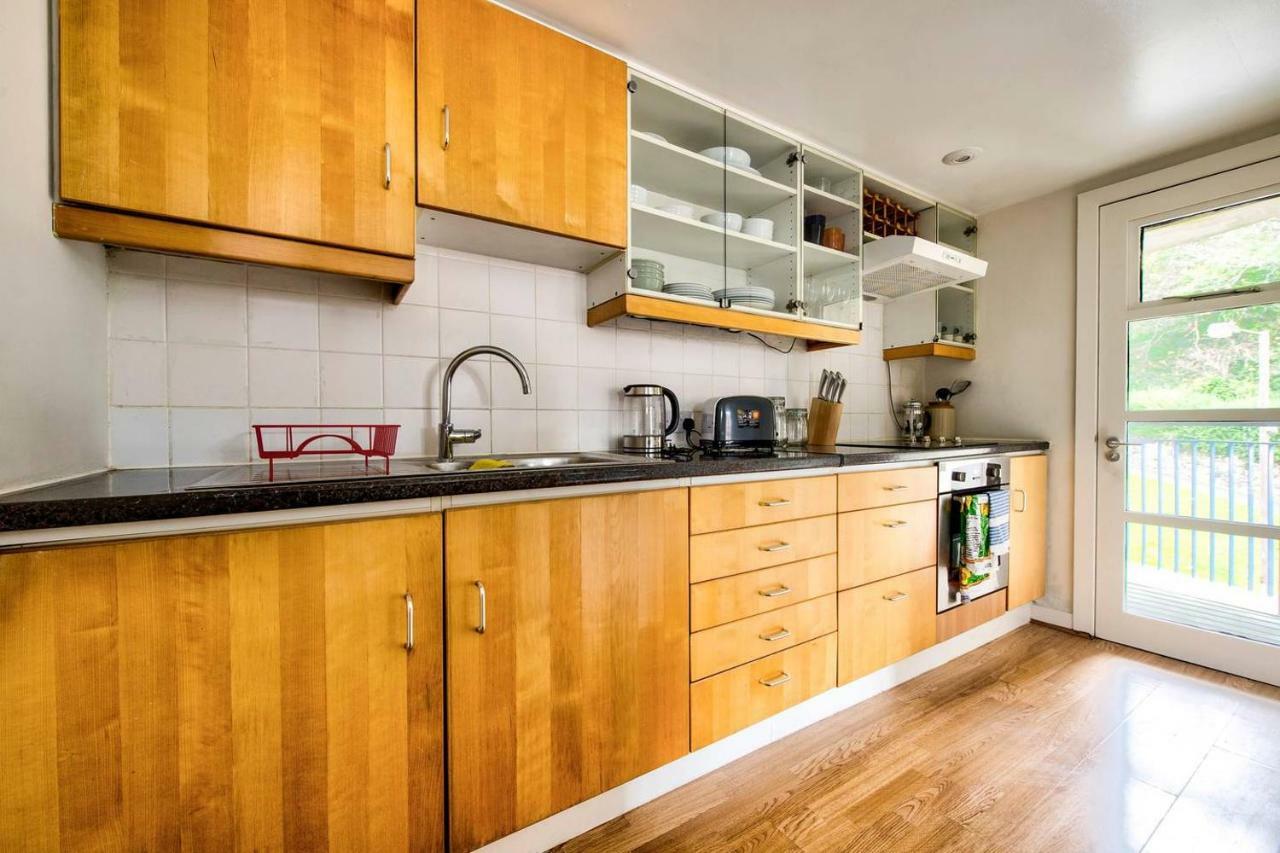Altido Ultra Stylish Calton Road Apt W/ Parking Daire Edinburgh Dış mekan fotoğraf