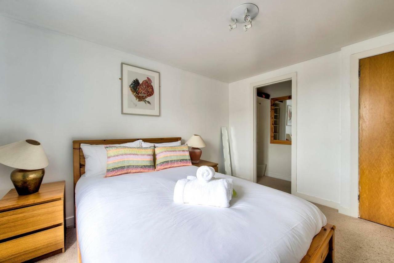 Altido Ultra Stylish Calton Road Apt W/ Parking Daire Edinburgh Dış mekan fotoğraf
