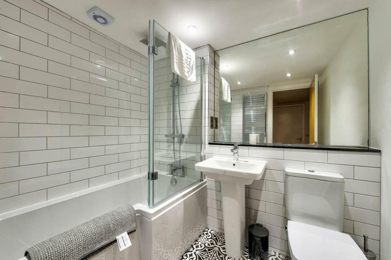 Altido Ultra Stylish Calton Road Apt W/ Parking Daire Edinburgh Dış mekan fotoğraf
