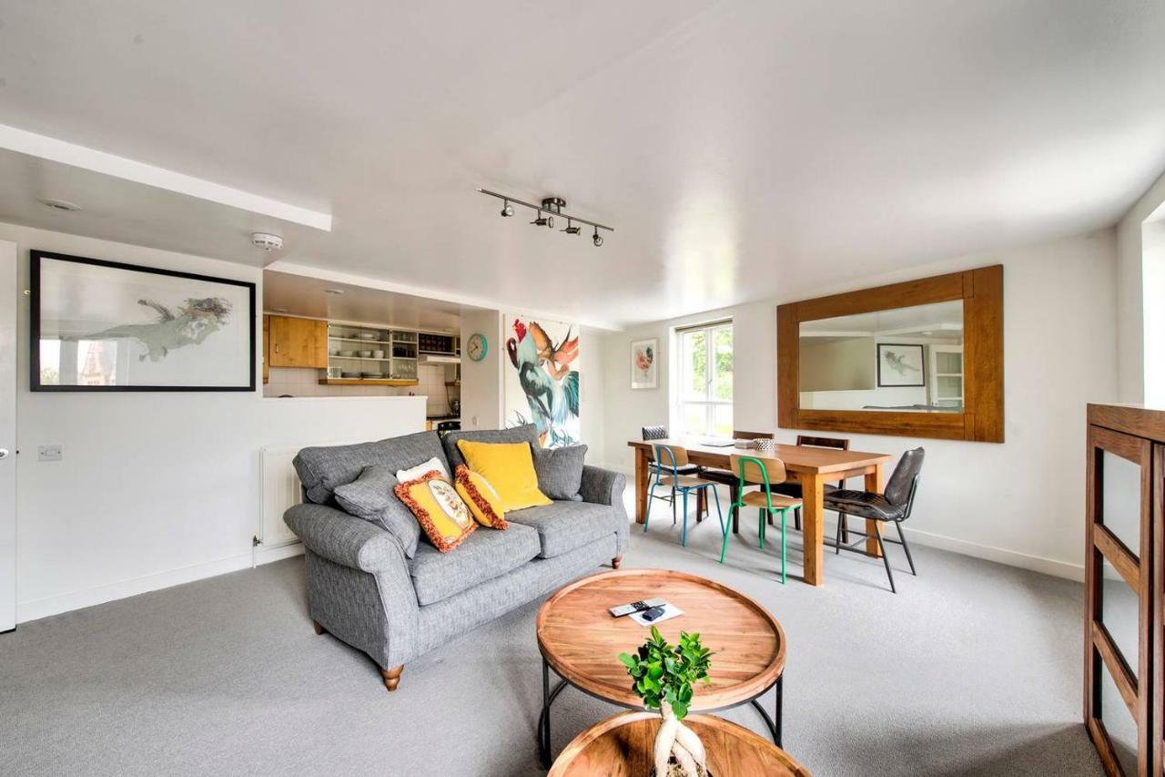 Altido Ultra Stylish Calton Road Apt W/ Parking Daire Edinburgh Dış mekan fotoğraf